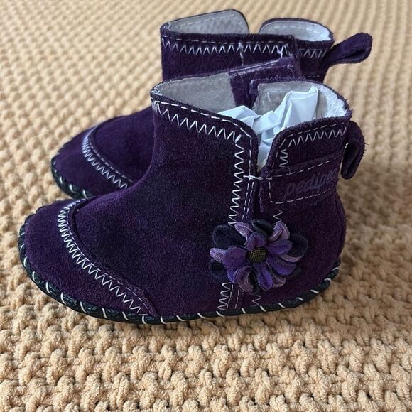 Pediped Purple Suede Ankle Boots with Flower Size 5(12mo) - Picture 3 of 6